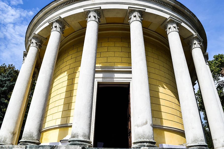 pavilion, monument, în formă de coloană, clădire, arhitectură, despre, arhitectura și clădirile, exteriorul clădirii, construită, în aer liber, nici o persoana, vedere unghiulară joasă, coloană arhitecturală, faţadă, zi, cer, istorie, trecutul, natură, galben, model, fereastră, bogat ornamentat, nor - cer, vechi, 5K