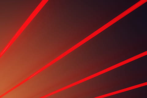 skinnende, lyse, mønster, linjer, farverig, farve, abstrakt, rød, baggrund, lys, baggrundsbillede, neon, neonlys, neonlampe, fuld ramme, baggrunde, ingen mennesker, tæt på, indendørs, enkeltlinie, studio skud, lys - naturligt fænomen, belyst, nat, stribet, tekstureret, abstrakte baggrunde, videnskab, farvet baggrund, multi farvet, laser, 5K, CC0, offentligt domæne, royaltyfrie