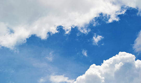 núvols, cel, cel blau, núvols agradables, Sri Lanka, Ceilà, núvols blancs, naturalesa, blau, temps, aire, fons, dia, estiu, a l'aire lliure, núvol - cel, blanc, clima, núvol de cúmuls, espai, esponjós, cloudscape, bellesa a la natura, Color blanc, escenics - natura, atmosfera, medi ambient, núvol, llum solar, vent, cap gent, idíl·lic, tranquil·litat, meteorologia, brillant, netejar, sol, 2K, CC0, domini públic, lliure de regalies