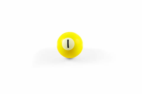 1 allaspallo, valkoinen, pinta-, pallo, keltainen, pool, lähikuva, elämä, symboli, yksi, automaattikatkaisin, makro, virkistys, yli, määrä, vielä, Urheilu, harraste, sisällä, peli, biljardi-, snooker, yksittäinen, vapaa-, 1, studio, ympyrä, esine, kiinni, pelata, valkoinen tausta, studio ammuttu, allaspallo, ei ihmisiä, kopiointitila, asetelma, yhdistää urheilua, yksi kohde, biljardipöytä, korkea kulma, leikata, antropomorfinen hymiöpinta, kumi ankka, 5K, CC0, public domain, rojaltivapaa