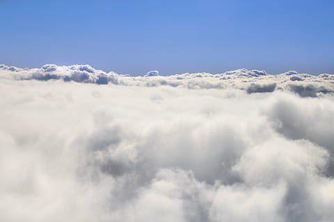 bianca, nuvole, giorno, aereo, aria, volo, cielo, sopra, natura, blu, nuvola - cielo, Paradiso, sfondi, Paesaggi, tempo metereologico, in alto, Cloudscape, soffice, bellezza nella natura, nessuno, atmosfera, ambiente, idilliaco, Colore bianco, nuvoloso, all'aperto, scenics - natura, morbidezza, vento, la libertà, luminosa, guardando a vista, 5K, CC0, dominio pubblico, privo di copyright