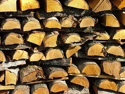 Brennholz, Stapel, Baum, Teilt, Log, Vollbild, Hintergründe, große gruppe von gegenständen, Bauholz, Holz, Holzindustrie, Wald, Holz - Material, Fülle, Abholzung, Kraftstoff- und Stromerzeugung, Holzstapel, keine Leute, Anordnung, Haufen, Wiederholung, draußen, gehackt, 4K, CC0, gemeinfrei, lizenzfrei