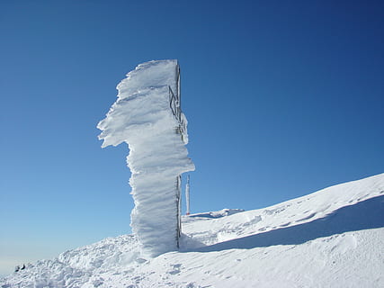 attraversare, vertice, Grignone, temperatura fredda, la neve, inverno, blu, cielo, montagna, cielo sereno, giorno, soleggiato, natura, Colore bianco, congelato, luce del sole, nessuno, bellezza nella natura, scenics - natura, ambiente, all'aperto, la tranquillità, ghiaccio, picco di montagna, montagna innevata, 4K, CC0, dominio pubblico, privo di copyright