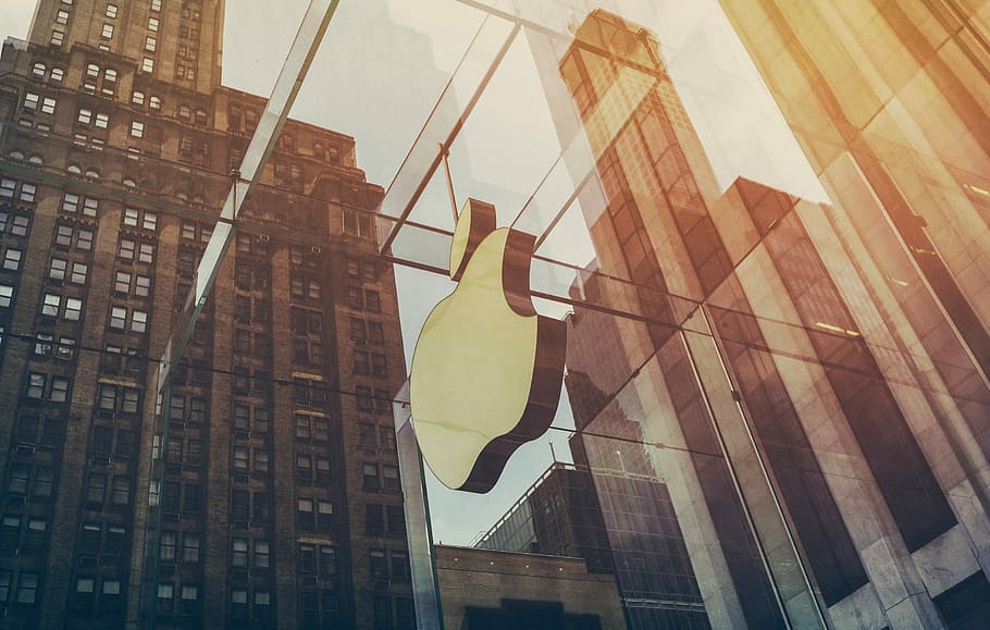 během dne, Apple obchod, městské scény, mrakodrap, New York City, město, exteriér budovy, architektura, podnikání, kancelářská budova, manhattan - new york city, městský život, centrální čtvrti, panoráma města, stavba, staveniště, nízký úhel pohledu, budova, nikdo, okno, den, Příroda, kancelářská budova exteriér, nebe, slunečního světla, kancelář, odraz, venku, vysoká - vysoká, sklo - materiál, moderní, byt, finanční okres, 2K