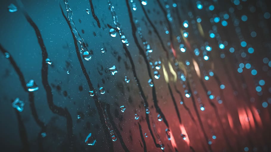 foto slow-motion, pioggia, gocce, rugiada, chiaro, bicchiere, goccia di pioggia, finestra, gocciolina, far cadere, acqua, bagnato, messa a fuoco selettiva, nessuno, avvicinamento, fotogramma intero, modello, sfondi, natura, blu, strutturato, in casa, astratto, vulnerabilità, fibra ottica, 4K