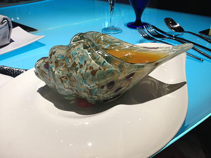 Western, Muschel, Ware, Essen und Trinken, Küchenutensilien, Nahansicht, Essgeschirr, drinnen, Tabelle, Lebensmittel, Frische, Erfrischung, Getränk, Stillleben, Teller, keine Leute, fertig für den Verzehr, Löffel, Haushaltsausstattung, Genuss, Süßes Essen, Serviergröße, gesundes Essen, Versuchung, Geschirr, 2K, CC0, gemeinfrei, lizenzfrei