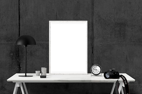 gråtonebilleder, konsol, bord, plakat, mockup, imac, indre, skrivebord, indendørs, murbygningsfunktion, ingen mennesker, belysningsudstyr, hjemlige værelse, husholdningsudstyr, moderne, teknologi, elektrisk lampe, kopiere plads, hjem, møbel, hvid farve, hjem interiør, fravær, ur, håndvask, elektrisk lys, 5K, CC0, offentligt domæne, royaltyfrie