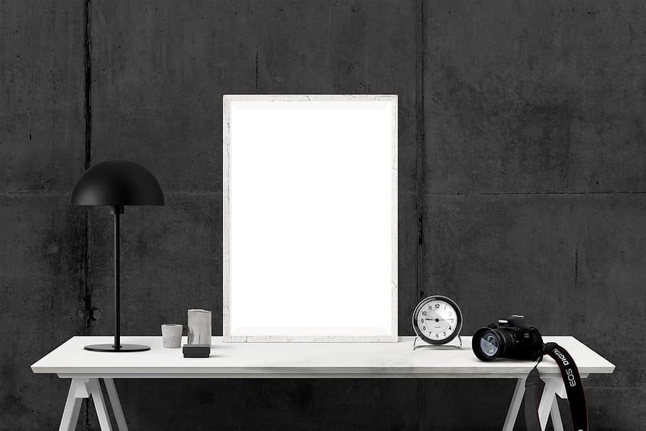 gråtonebilleder, konsol, bord, plakat, mockup, imac, indre, skrivebord, indendørs, murbygningsfunktion, ingen mennesker, belysningsudstyr, hjemlige værelse, husholdningsudstyr, moderne, teknologi, elektrisk lampe, kopiere plads, hjem, møbel, hvid farve, hjem interiør, fravær, ur, håndvask, elektrisk lys, 5K
