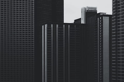 arquitectónico, fotografía, edificios, escala de grises, alto, subir edificios, edificio, rascacielos, ventana, arquitectura, apartamento, estructura construida, exterior del edificio, escena urbana, torre, ciudad, moderno, edificio de oficinas, paisaje urbano, distrito centro, horizonte urbano, negocio, futurista, vista de ángulo bajo, nadie, edificio de oficinas exterior, oficina, cielo, altura maxima, día, modelo, naturaleza, al aire libre, Distrito residencial, Distrito financiero, 2K, CC0, dominio público, libre de derechos