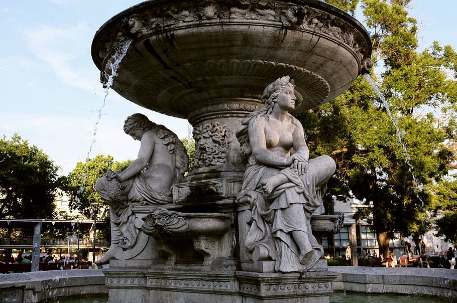 Font, corrent, humit, budapest, art i artesania, representació, escultura, estàtua, creativitat, representació humana, arbre, semblança masculina, naturalesa, arquitectura, dia, planta, cel, vista d’angle baix, artesania, cap gent, estructura construïda, semblança femenina, destinacions de viatge, a l'aire lliure, 4K