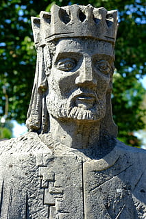 Gesicht, Figur, Ausdruck, Kopf, König, Gesicht, Zahl, Skulptur, männlich, Krone, Büste, alt, Felszeichnung, historisch, Stein, Kunst, Kunstwerk, Statue, Kunst und Skulpturen, Steinfigur, Steinmetzarbeit, steinmetz, Bildhauer, Sandstein, Bearbeitung, steinmetz karriere, Porträt, Deutschland, Mensch, Person, Erinnerung, Monument, Mann, Sehenswürdigkeiten, stein material, Schnitzen - Handwerksprodukt, uralt, menschliches Gesicht, Kunst und Handwerk, menschliche Darstellung, Darstellung, Kreativität, männliche Ähnlichkeit, keine Leute, Geschichte, Tag, die Architektur, solide, Religion, Nahansicht, Fokus auf den Vordergrund, die Vergangenheit, Spiritualität, draußen, Carving, 5K, CC0, gemeinfrei, lizenzfrei