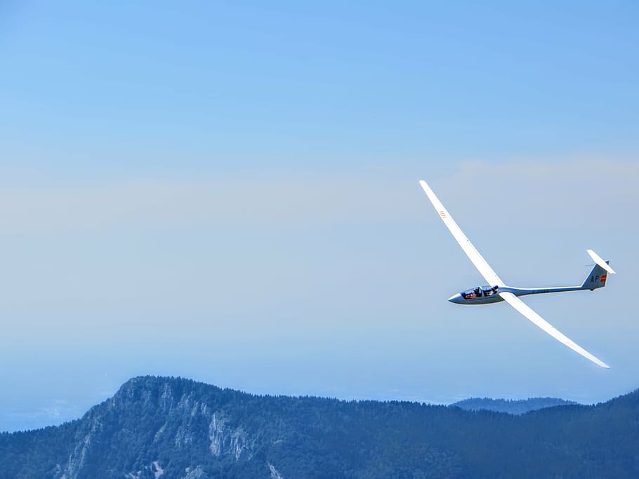 planador, volar, avions, núvol, cel, aire, dom, ales, vol, vehicle aeri, volant, transport, avió, manera de transport, blau, viatjar, moviment, còpia espai, a l'aire, naturalesa, cel clar, muntanya, dia, en moviment, bellesa a la natura, viatge, indústria aeroespacial, ala dels avions, cap gent, a l'aire lliure, 4K