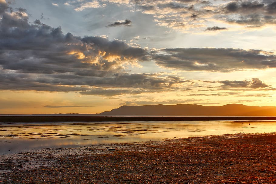 Sonnenuntergang, Wolken, Sommersonne, Natur, Himmel, Sommer-, Sonne, Landschaft, Abend, rot, Wasser, draussen, Strand, Farbe, Meer, szenen, Ruhe, Schönheit in der Natur, ruhige Szene, Szenen - Natur, wolke - himmel, orange Farbe, idyllisch, keine Leute, Land, Nicht-städtische Szene, Reflexion, Berg, draußen, Salzebene, 5K