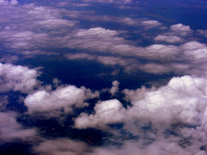 núvol, cel, dia, blau, la bruma, altitud, naturalesa, temps, núvol - cel, aire, cloudscape, fons, escenics, a l'aire lliure, espai, estratosfera, bellesa a la natura, escenics - natura, tranquil·litat, cap gent, vista d’angle baix, idíl·lic, escena tranquil·la, cel dramàtic, medi ambient, marc complet, atmosfera, meteorologia, porpra, suavitat, 2K, CC0, domini públic, lliure de regalies