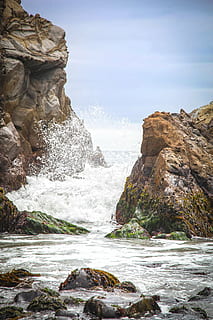 esquitxades d’aigua, gran, rock, splash, escuma, oceà, mar, Costa, aigua, naturalesa, paisatge marí, onada, penya-segat, paisatge, esprai, rock - object, escenics, cap gent, a l'aire lliure, dia, cel, moviment, sòlid, bellesa a la natura, escenics - natura, formació de roca, esquitxades, esport, poder, terra, poder a la natura, exposició llarga, aigua que flueix, que flueix, trencament, 5K, CC0, domini públic, lliure de regalies