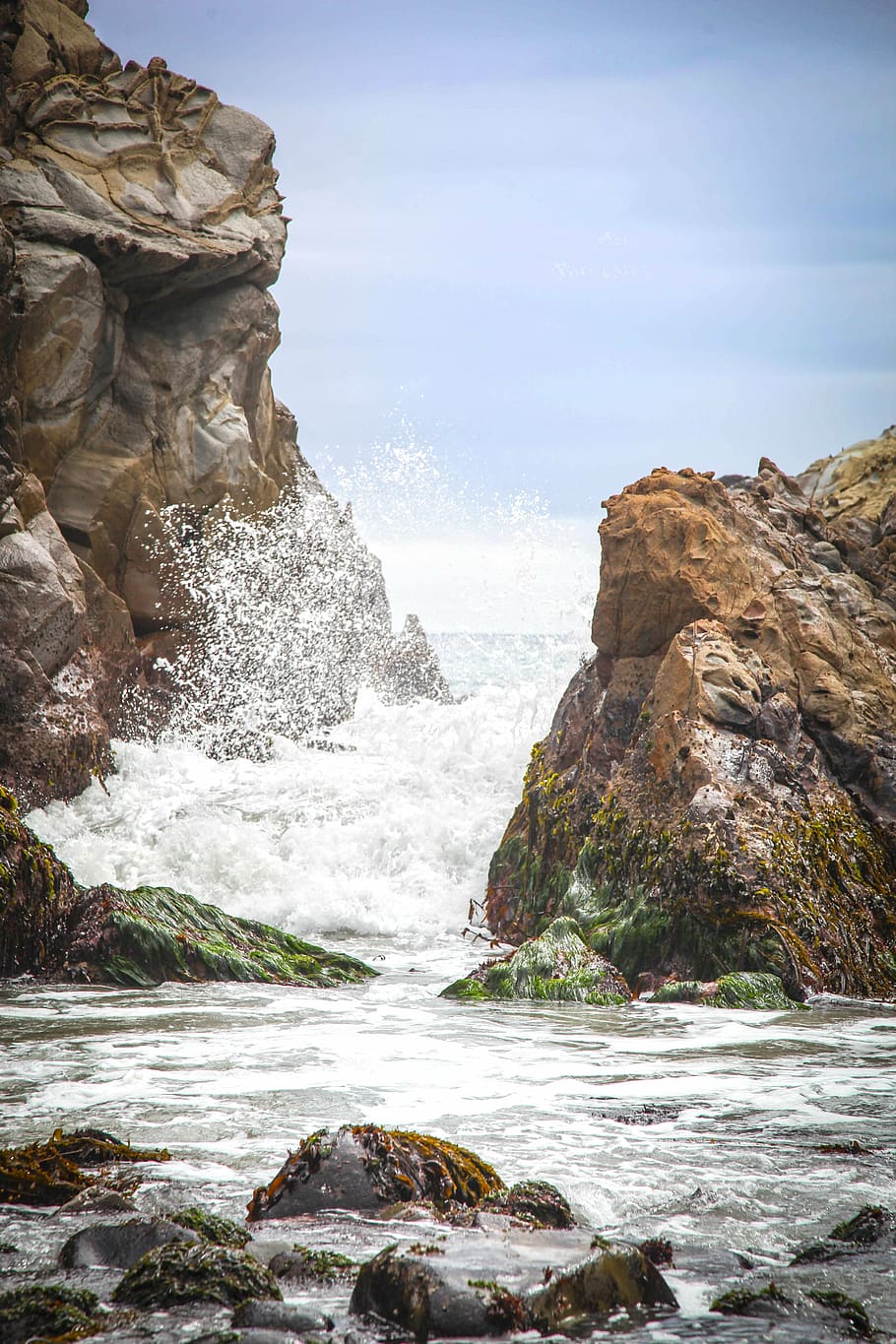 esquitxades d’aigua, gran, rock, splash, escuma, oceà, mar, Costa, aigua, naturalesa, paisatge marí, onada, penya-segat, paisatge, esprai, rock - object, escenics, cap gent, a l'aire lliure, dia, cel, moviment, sòlid, bellesa a la natura, escenics - natura, formació de roca, esquitxades, esport, poder, terra, poder a la natura, exposició llarga, aigua que flueix, que flueix, trencament, 5K