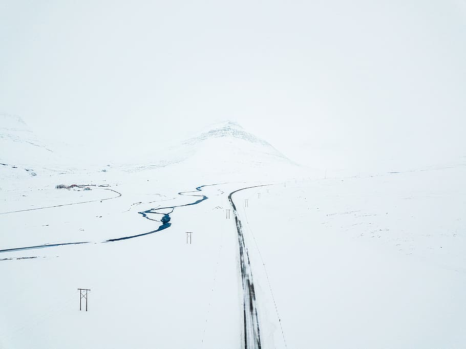 fiordi bianchi, Senza titolo, fiume, strada, montagna, tempesta, inverno, la neve, bianca, fiordo, freddo, vista drone, Tangenziale, in viaggio, esplorando, nazione, aventure, vista, cielo, acqua, blu, est, ambiente, temperatura fredda, paesaggio, scenics - natura, bellezza nella natura, natura, nessuno, la tranquillità, scena tranquilla, giorno, scena non urbana, all'aperto, copia spazio, montagna innevata, terra, purezza, 4K