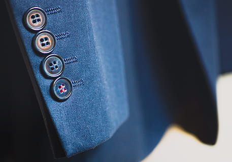 seçici, odak fotoğrafçılık, takım elbise ceket, takım elbise, düğmeleri, blazer ceket, ceket, moda, beyefendi, teknoloji, kapatmak, iletişim, kontrol, insansız, mavi, içeriye, ön plana odaklanmak, numara, bağ, siyah renk, batı yazısı, gün, telefon, aşırı yakın çekim, Internet, bilgisayar ağı, Kontrol Paneli, tek nesne, bilgisayar, dijital kamera, 2K, CC0, kamu malı, telif ücretsiz