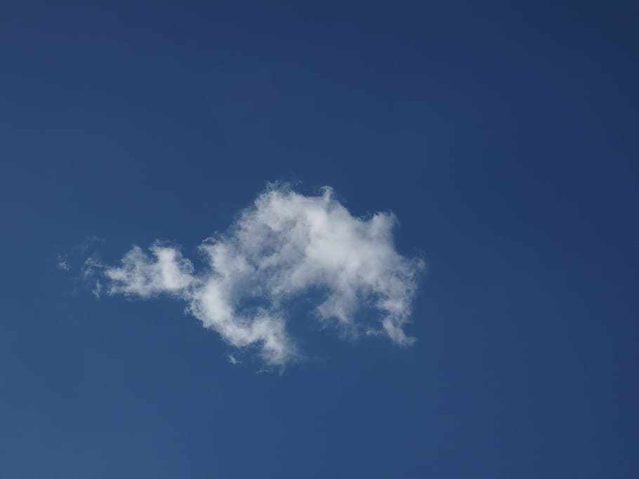 himmel, skyer, sommerdag, blå, hvid, skyer form, sky - himmel, ingen mennesker, skønhed i naturen, natur, lav vinkel visning, dag, scenics - natur, kopiere plads, udendørs, hvid farve, ro, rolig scene, idyllisk, baggrunde, fluffy, vind, cloudscape, blødhed, tjavsede, renhed, 4K
