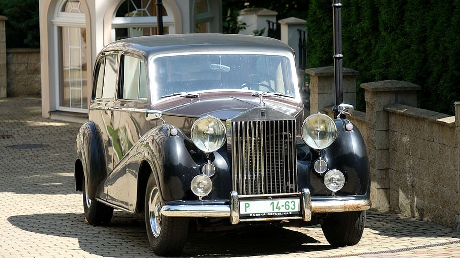 Rolls Royce, nero, vecchi tempi, auto, osare, lusso, Repubblica Ceca, veicolo, classico, modo di trasporto, mezzi di trasporto, macchina vintage, veicolo terrestre, veicolo a motore, in stile retrò, faro, giorno, luce del sole, città, stazionario, architettura, metallo, vecchio, strada, esterno dell'edificio, nessuno, all'aperto, Vintage ▾, antico, cromo, color argento, 4K
