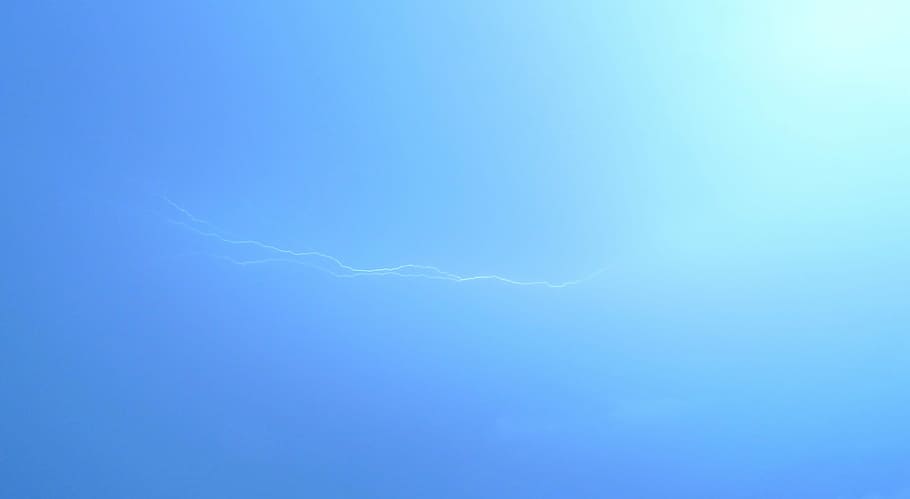 veloce, notturno, di notte, tempesta, blu, sfondi, nuvola - cielo, cielo, solo cielo, sfondo colorato, bellezza nella natura, nessuno, natura, copia spazio, la tranquillità, all'aperto, scenics - natura, astratto, semplicità, giorno, emozione, sfondo blu, curva, purezza, sfondi astratti, 4K