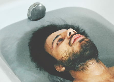 Mann, Weiß, Badewanne, tagsüber, Erwachsene, Männer, Wasser, eine Person, Entspannung, Farbbild, der menschliche Körper, hinlegen, Menschen, nass, nur für Erwachsene, Bildtyp, Bildtechnik, Augen geschlossen, menschliches Alter, kaukasischer Abstammung, menschliches Gesicht, echte Menschen, Kopfschuss, junger Erwachsener, Lebensstile, Bart, Gesichtsbehaarung, Porträt, drinnen, junge Männer, Nahansicht, Freizeitbeschäftigung, Mitte Erwachsener, High Angle View, 4K, CC0, gemeinfrei, lizenzfrei