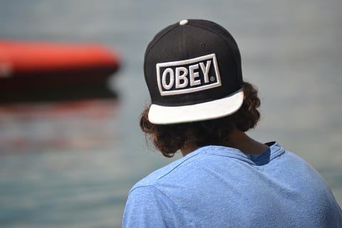 cap, boy, lake, sun, water, head, hair, men, fashionable, one person, headshot, rear view, portrait, adult, day, casual clothing, focus on foreground, women, young adult, nature, outdoors, clothing, looking, sea, hairstyle, looking at view, watching, contemplation, teenager, 2K, CC0, public domain, royalty free