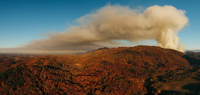hvid, røg, Brun, bjerg, dækket, skyer, Tennessee, naturbrande, natur, vulkan, vulkansk krater, landskab, udbrud, scenics, røg - fysisk struktur, himmel, udendørs, lava, sky - himmel, vulkansk landskab, varme - temperatur, skønhed i naturen, ro, miljø, geologi, scenics - natur, jord, ikke-urbane scene, ingen mennesker, fysisk geografi, klippe, rock formation, dag, magt i naturen, formation, 4K, CC0, offentligt domæne, royaltyfrie