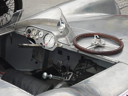 Oldtimer, Lenkrad, Auto, klassisch, Automobil, Instrumententafel, Innere, alt, Fahrzeug, Auto Detail, Tachometer, Steuerung, Lenker, retro, drosseln, Kult, Fortbewegung, Freizeit, Spaß, Hobby, Bedienelemente, Metall, Geschwindigkeit, Jahrgang, Technologie, Transportmittel, Transport, Fahrzeuginnenraum, Kraftfahrzeug, Landfahrzeug, Schalttafel, Windschutzscheibe, Glas - Material, Spur, Autoinnenraum, Tag, transparent, Reise, draußen, menschliche Hand, 2K, CC0, gemeinfrei, lizenzfrei