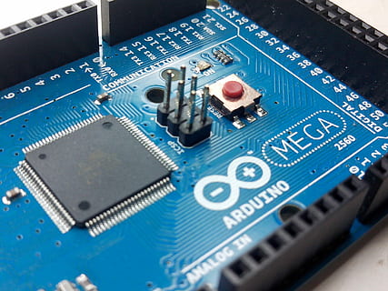 arduino, kapatmak, mavi, siyah, devre kartı, elektronik, teknoloji, buton, makro, Elektronik endüstrisi, bilgisayar çipi, bağ, bilgisayar donanımı, sanayi, stüdyo çekimi, bilgisayar, insansız, iletişim, bilgisayar bölümü, anakart, ekipman, karmaşa, doğruluk, içeriye, yüksek açılı görünüş, kontrol, elektrik bileşeni, İşlemci, elektrikli ekipman, 2K, CC0, kamu malı, telif ücretsiz