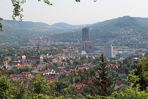 Jena, Thüringen Tyskland, by, arkitektur, bygget struktur, bygning udvendig, bygning, bjerg, træ, plante, natur, historie, fortiden, rejsemål, ingen mennesker, dag, jord, religion, udendørs, landskab, rejse, bybilledet, 5K, CC0, offentligt domæne, royaltyfrie