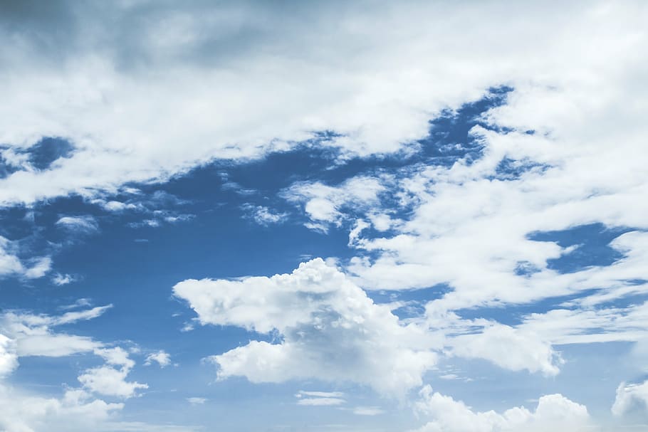 hvid, blå, skyer, himmel, Sky, klar, skyer himmel, himlen skyer, blå himmel skyer, natur, sol, cumulus, ocean, grøn, sommer, lys, horisont, regn, strand, diamant, hawaii, hoved, Honolulu, Oahu, forplumret, pacific, udvej, naturskøn, solrig, træ, tropisk, ferie, bred, Waikiki, varm, dag, sky - himmel, skønhed i naturen, scenics - natur, ro, hvid farve, lav vinkel visning, baggrunde, rolig scene, ingen mennesker, idyllisk, cloudscape, udendørs, miljø, sollys, fluffy, meteorologi, blødhed, 5K