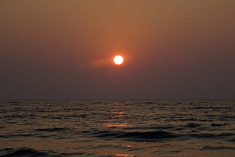 tramonto, sole, ambientazione, mare arabo, mare, murdeshwar, India, bellezza nella natura, Paesaggi, natura, cielo, acqua, orizzonte sull'acqua, scenics - natura, orizzonte, la tranquillità, scena tranquilla, idilliaco, nessuno, paesaggio marino, ambiente, fenomeno naturale, all'aperto, 2K, CC0, dominio pubblico, privo di copyright
