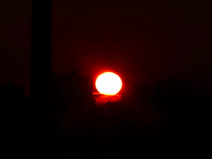 soare, bolid, apus de soare, disc solar, schapfe mill, siloz de cereale, clădire, siloz, memorie, turn, noapte, întuneric, roșu, cer, nici o persoana, spațiu copie, spaţiu, în aer liber, frumusețe în natură, natură, siluetă, eclipsă de soare, iluminat, astronomie, cerc, luminos, liniște, culoare neagră, idilic, eclipsă, 4K, CC0, domeniu public, fără drepturi de autor