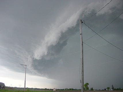 tordenvejr, storm, sky, vejr, storm, Sky, himmel, torden, stormfuld, overskyet, meteorologi, natur, kabel, sky - himmel, røg - fysisk struktur, udendørs, ingen mennesker, elektricitet, teknologi, el-pylon, brændstof og elproduktion, miljø, lav vinkel visning, strømkabel, dag, forbindelse, plante, belysningsudstyr, gadebelysning, landskab, Strømforsyning, forurening, luftforurening, 1080P, CC0, offentligt domæne, royaltyfrie