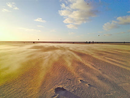 plage, vent, dérive, le sable, contraste, structure, mer, ciel, des nuages, Couleur, bleu, jaune, ambiance, modèle, la nature, été, littoral, paysages - nature, terre, eau, nuage - ciel, beauté dans la nature, scène tranquille, horizon, tranquillité, personnes accessoires, horizon au-dessus de l'eau, journée, lumière du soleil, en plein air, idyllique, marée basse, 2K, CC0, domaine public, libre de droits