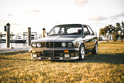 nero, bmw car, verde, erba del prato inglese, bmw berlina, parcheggiata, BMW, campo, e30, 325e, retrò, automobile, auto, veicolo, viaggio, trasporto, modificato, vecchia macchina, riflessione, posizione, Bimmer, auto d'epoca, vecchio, automóvil, coche, modo di trasporto, mezzi di trasporto, erba, veicolo terrestre, pianta, veicolo a motore, natura, cielo, stazionario, giorno, nuvola - cielo, all'aperto, nessuno, terra, luce del sole, pick-up, architettura, 4K, CC0, dominio pubblico, privo di copyright