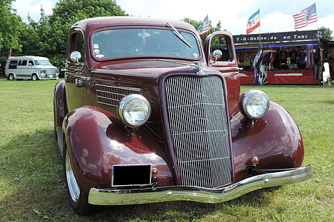 oldtimer, auto, vehicle, classic, transport system, mode of transportation, land vehicle, car, transportation, motor vehicle, retro styled, vintage car, day, grass, field, headlight, nature, metal, old, history, the past, land, plant, vintage, outdoors, antique, chrome, 2K, CC0, public domain, royalty free