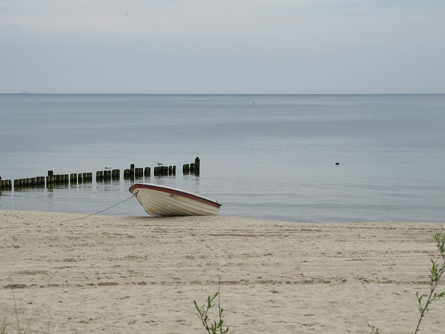 usedom, strand, vand, støvle, hav, sand, natur, ro, nautiske fartøj, jord, transportform, scenics - natur, transportmidler, skønhed i naturen, horisont, dag, ingen mennesker, fortøjet, horisont over vand, himmel, rolig scene, udendørs, forankret, robåd, 4K