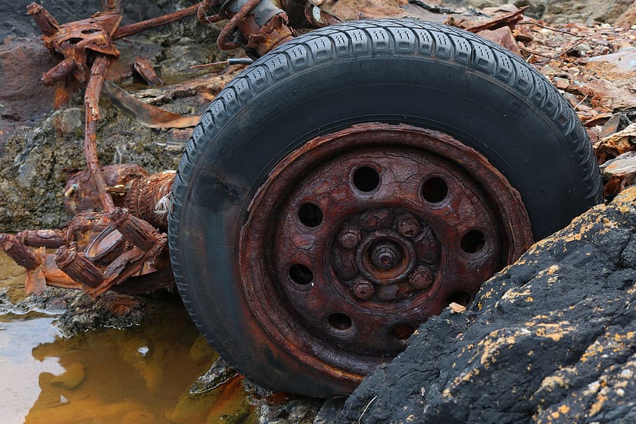 tecnologia, ruota, meccanicamente, guidare, pneumatico, metallo, arrugginito, obsoleto, danneggiato, giorno, abbandonato, mezzi di trasporto, deterioramento, declino, natura, cerchio, nessuno, corri giù, vista dall'alto, forma geometrica, terra, campo, all'aperto, inquinamento, sporco, fango, 5K