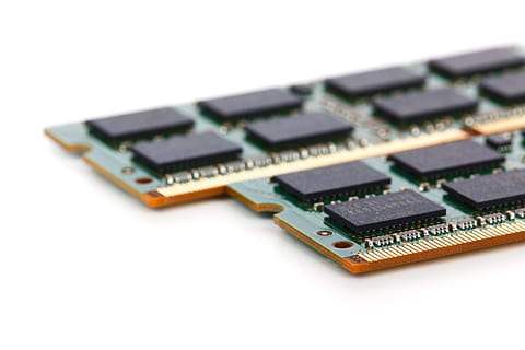 deux, vert, circuits imprimés, chips, carte, puce, ordinateur, Les données, numérique, électrique, électronique, Matériel, macro, module, partie, RAM, au hasard, accès, Mémoire, technologie, La technologie, fond blanc, puce informatique, prise de vue en studio, partie informatique, personne, science, coupé, circuit imprimé, fermer, équipement informatique, à l'intérieur, Industrie électronique, composant électrique, industrie, lien, mise au point sélective, équipement, la communication, affaires, source de courant, équipement électrique, CPU, 5K, CC0, domaine public, libre de droits