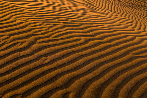 aéreo, ver fotografía, Duna de arena, foto, dunas de arena, arena, onda, modelo, papel pintado, fondos de escritorio, tierra, patrón natural, paisaje, Desierto, paisajes - naturaleza, antecedentes, patrón de onda, fotograma completo, clima árido, clima, tranquilidad, nadie, naturaleza, vista de alto ángulo, playa, ambiente, escena tranquila, al aire libre, 5K, CC0, dominio público, libre de derechos