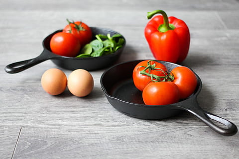 bahan, siap, sehat, sarapan, telur, peralatan dapur, paleo, resep, tomat, makanan, sayur-mayur, kesegaran, memasak, merah, makanan dan minuman, bahan kayu, makan sehat, merapatkan, tidak ada orang, meja, Makanan vegetarian, organik, makanan mentah, tomat ceri, buah, kesejahteraan, dalam ruangan, sekelompok objek, masih hidup, lada, kelompok objek sedang, matang, 5K