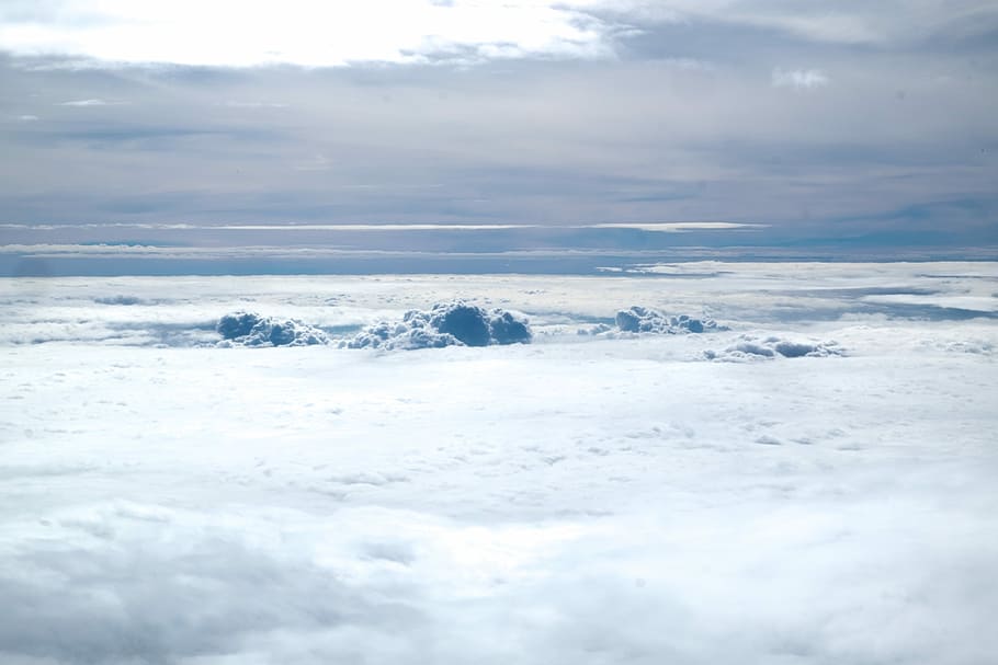 białe chmury, morze chmur, cloudscape, Chmura, niebo, pochmurny, atmosfera, puszysty, środowisko, niebieski, tutaj, jesu, Nie, wschód słońca, słońce, chmura - niebo, piękno natury, scenics - natura, zimowy, zimna temperatura, spokojna scena, spokój, Natura, dzień, śnieg, żadnych ludzi, biały kolor, na dworze, krajobraz, idylliczny, scena pozamiejska, pokrycie, ośnieżona góra, 4K
