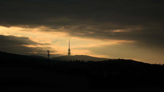 schwarz, Turm, Wolken, Silhouette, Berg, grau, wolkig, Himmel, Wolke, Sonnenaufgang, dunkel, Morgen, Landschaft, Natur, Tagesanbruch, friedlich, Moment, still, Technologie, Sonnenuntergang, wolke - himmel, Kommunikation, keine Leute, Rundfunk-, globale Kommunikation, die Architektur, gebaute Struktur, Verbindung, Land, Schönheit in der Natur, Dämmerung, ruhige Szene, draußen, 4K, CC0, gemeinfrei, lizenzfrei