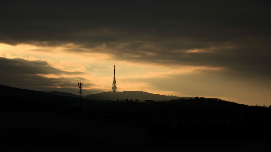schwarz, Turm, Wolken, Silhouette, Berg, grau, wolkig, Himmel, Wolke, Sonnenaufgang, dunkel, Morgen, Landschaft, Natur, Tagesanbruch, friedlich, Moment, still, Technologie, Sonnenuntergang, wolke - himmel, Kommunikation, keine Leute, Rundfunk-, globale Kommunikation, die Architektur, gebaute Struktur, Verbindung, Land, Schönheit in der Natur, Dämmerung, ruhige Szene, draußen, 4K