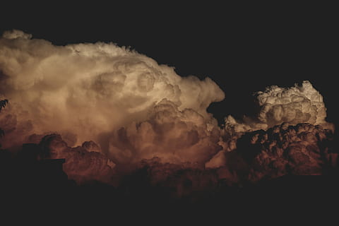 ilustrasi gunung berasap, putih, hitam, awan, cloudscape, awan yang dramatis, langit yang dramatis, merokok, langit, termenung, wallpaper, bersih, gelap, malam, alam, awan - langit, tidak ada orang, latar belakang hitam, tembakan studio, keindahan di alam, meledak, di luar rumah, dibakar, tampilan sudut rendah, lingkungan Hidup, latar belakang, merapatkan, komunikasi, yg beralamat buruk, 4K, CC0, domain publik, bebas royalti