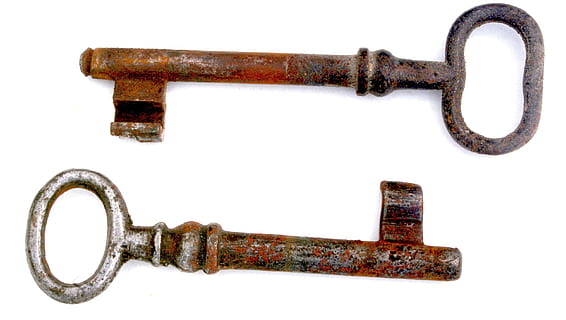 vechi, inutil, cheie, elimina, metal, fundal alb, un singur obiect, studio shot, antic, ruginit, învechit, în interior, murdar, dărâma, murdărie, deteriorat, istorie, nici o persoana, a închide, Securitate, Siguranță, 2K, CC0, domeniu public, fără drepturi de autor
