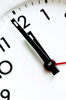 analog clock, arms, 12, clock, time, pointers, numbers, new year, new year's eve, party, minute, a for twelve, countdown, hours, hurry, clocks, second, era, on time, railway clock, afternoon, midnight, morning, appointment, minute hand, number, clock hand, clock face, no people, white background, close-up, hour hand, indoors, accuracy, black color, studio shot, deadline, still life, single object, instrument of time, wall clock, white color, 4K