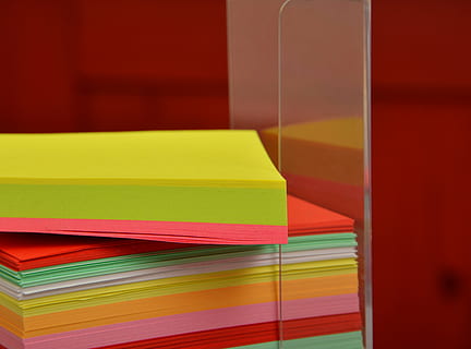pilha, cores sortidas, bastão, notas, Lista, zettelbox, Nota, sai, colorida, acessórios de escritório, salvar na lista, escreva, cor, papel, memorando, escritório, material de escritório, dentro de casa, Arquivo, multi colorido, armário de arquivo, vermelho, ninguém, amarelo, documento, fechar-se, material de escritorio, organização, nota adesiva, ainda vida, papelada, livro, publicação, grande grupo de objetos, nota - mensagem, 5K, CC0, domínio público, royalty free